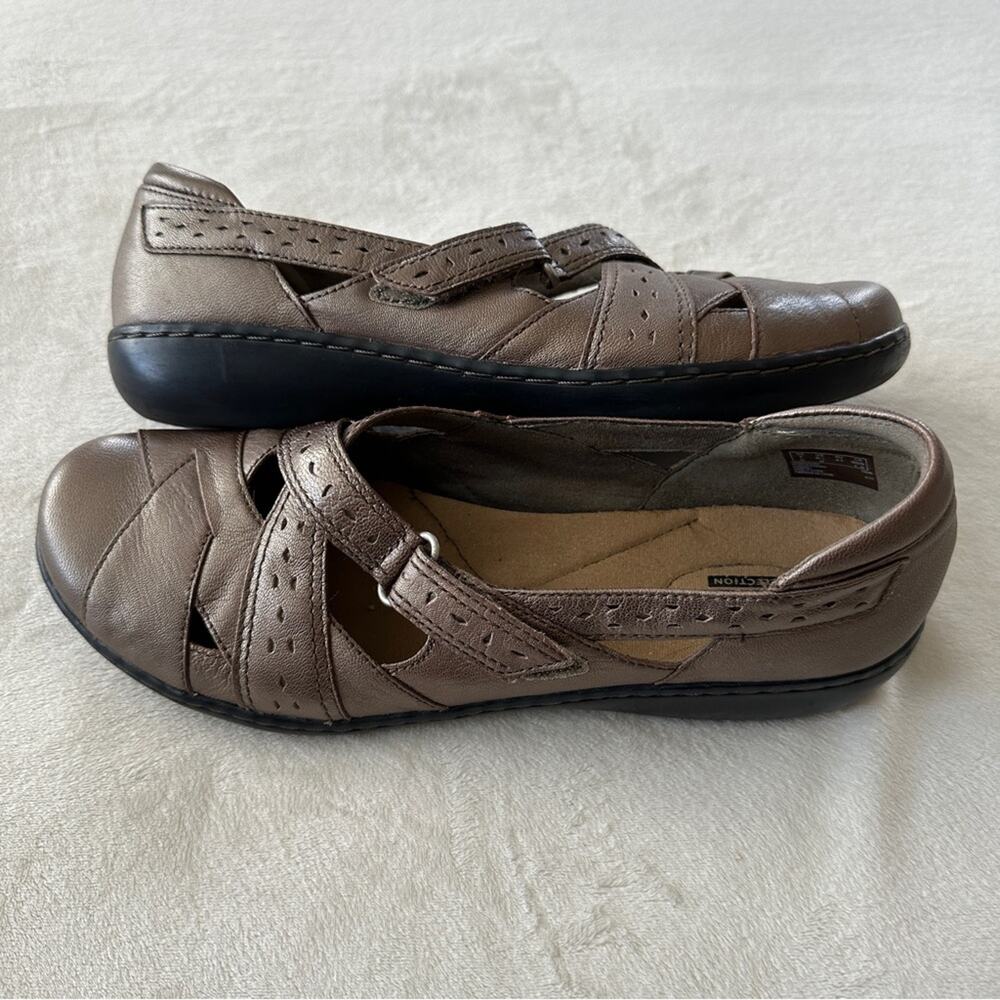 Clarks Ashland Spin Bronze Leather Flats Women’s 9.5 Comfort Mary Janes - Picture 9 of 10